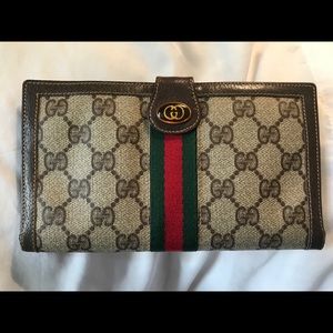 Vintage Gucci wallet